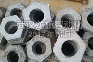 六角護(hù)坡，邊溝蓋板，是人工生產(chǎn)比較好還是設(shè)備生產(chǎn)的好？
